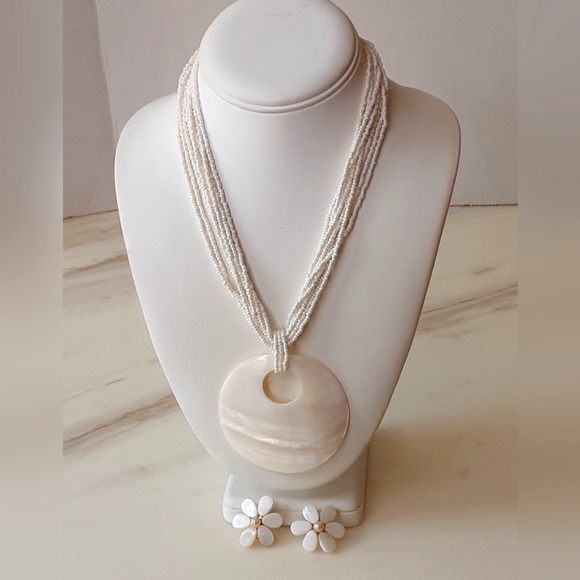 Multi-Strand Glass Seed Pearls|MOP Donut Pendant|MOP Daisy Post Earrings - Vtg - Picture 1 of 10